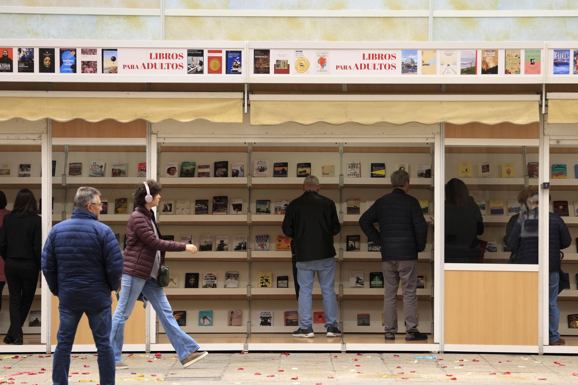 El mal tiempo no frena la inauguración de la Feria de Libro en Salamanca