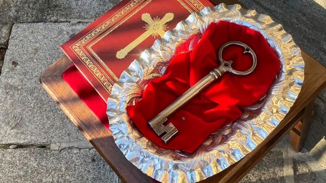 ¿Cuántas son las llaves del sepulcro de Santa Teresa? 