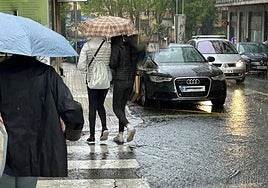 El centro de Salamanca durante el chaparrón de las siete de la tarde.