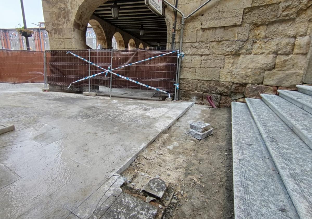 Photo principale - Ceci est le nouvel escaliers tactile du maire de la place de Salamka contre les sandales