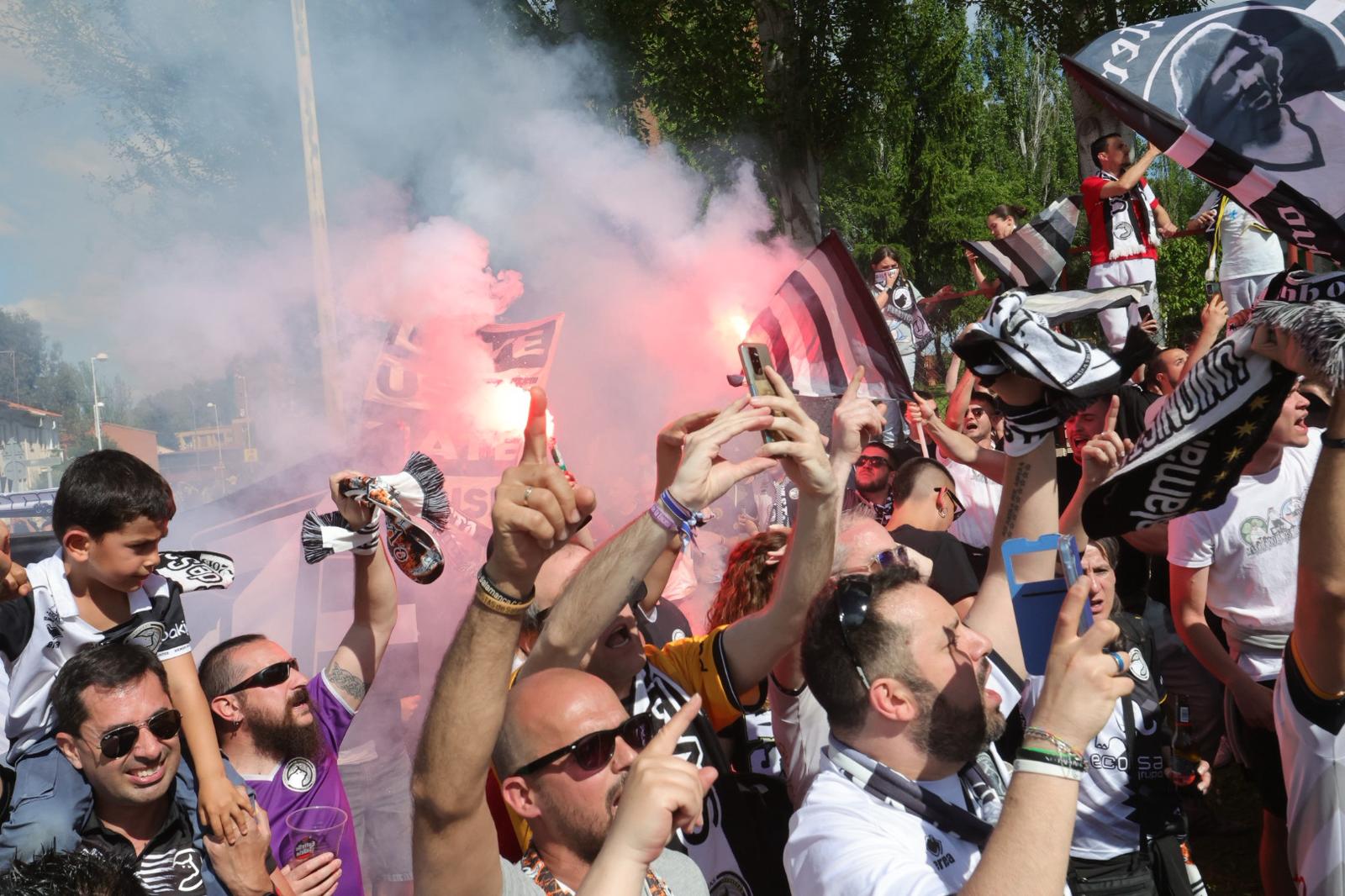 La afición se vuelca con Unionistas: no es la Copa, es la salvación