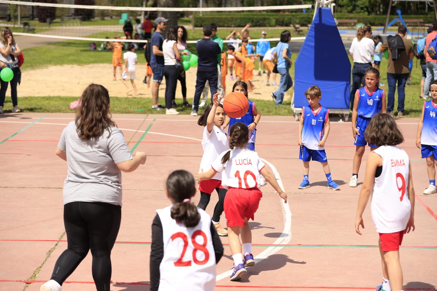 Día del Minibasket en Salamanca: once horas entre canastas