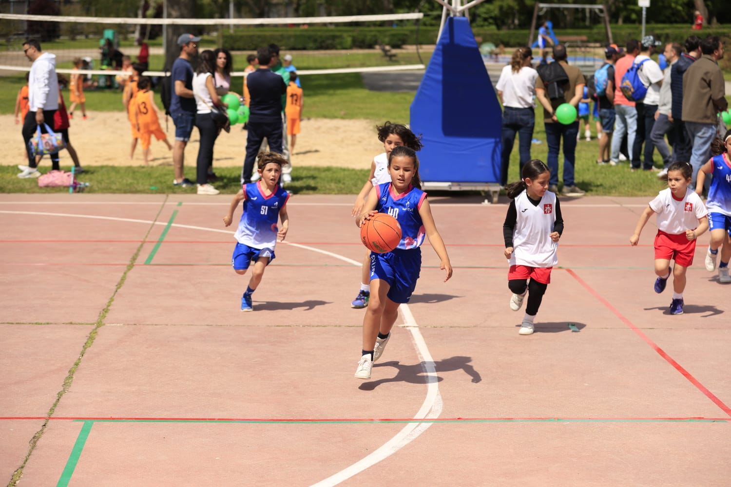Día del Minibasket en Salamanca: once horas entre canastas