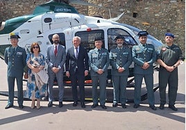 Agentes premiados y la subdelegada del Gobierno.