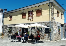 La fábrica, tienda y mesón de Vallejera de Riofrío.