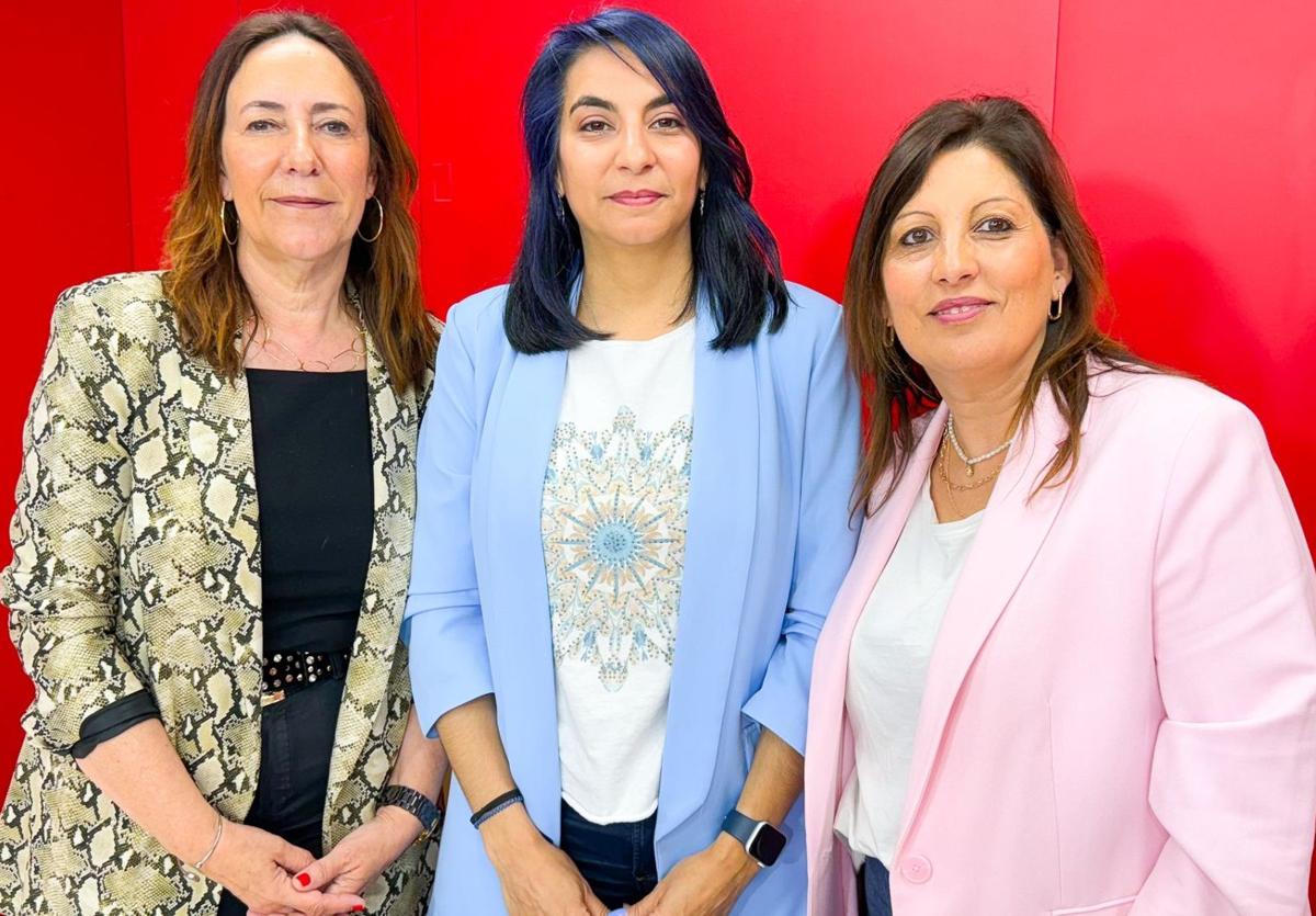 Rosa Rubio, junto a Lourdes Rubio y Sara Sánchez.