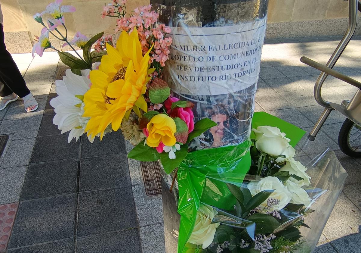 Flores los 365 días del año en el lugar donde Elena murió atropellada