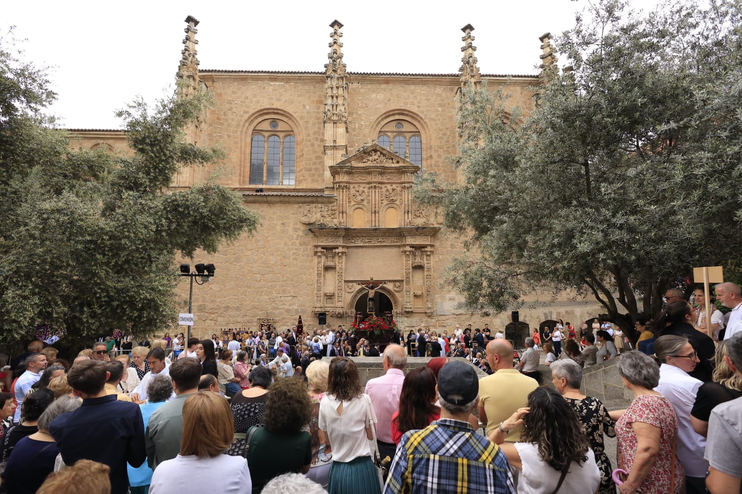 La procesión del Cristo de los Milagros, en imágenes