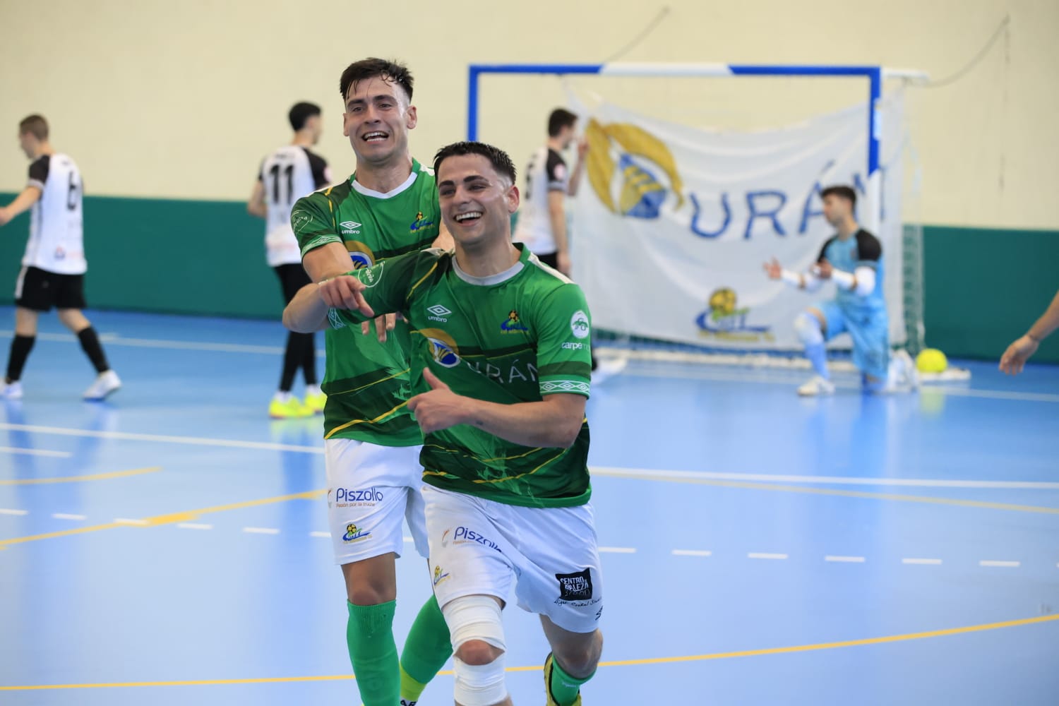 Fiesta del fútbol sala en Salamanca: el Albense se marcha a Navarra al grito de &#039;sí se puede&#039;