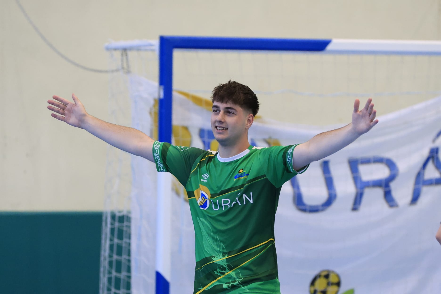 Fiesta del fútbol sala en Salamanca: el Albense se marcha a Navarra al grito de &#039;sí se puede&#039;