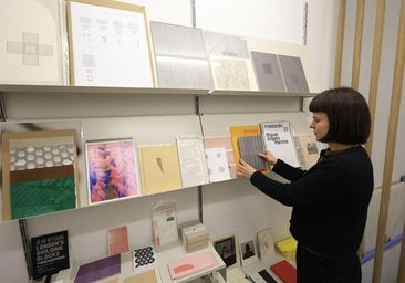 Arte, libros y errores bellos: la artista afincada en Salamanca que expone en el DA2