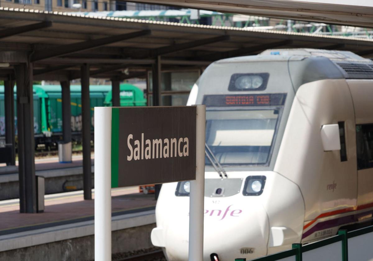 Los trabajadores de la Base de Mantenimiento de Salamanca exigen la electificación para no quedarse obsoleta