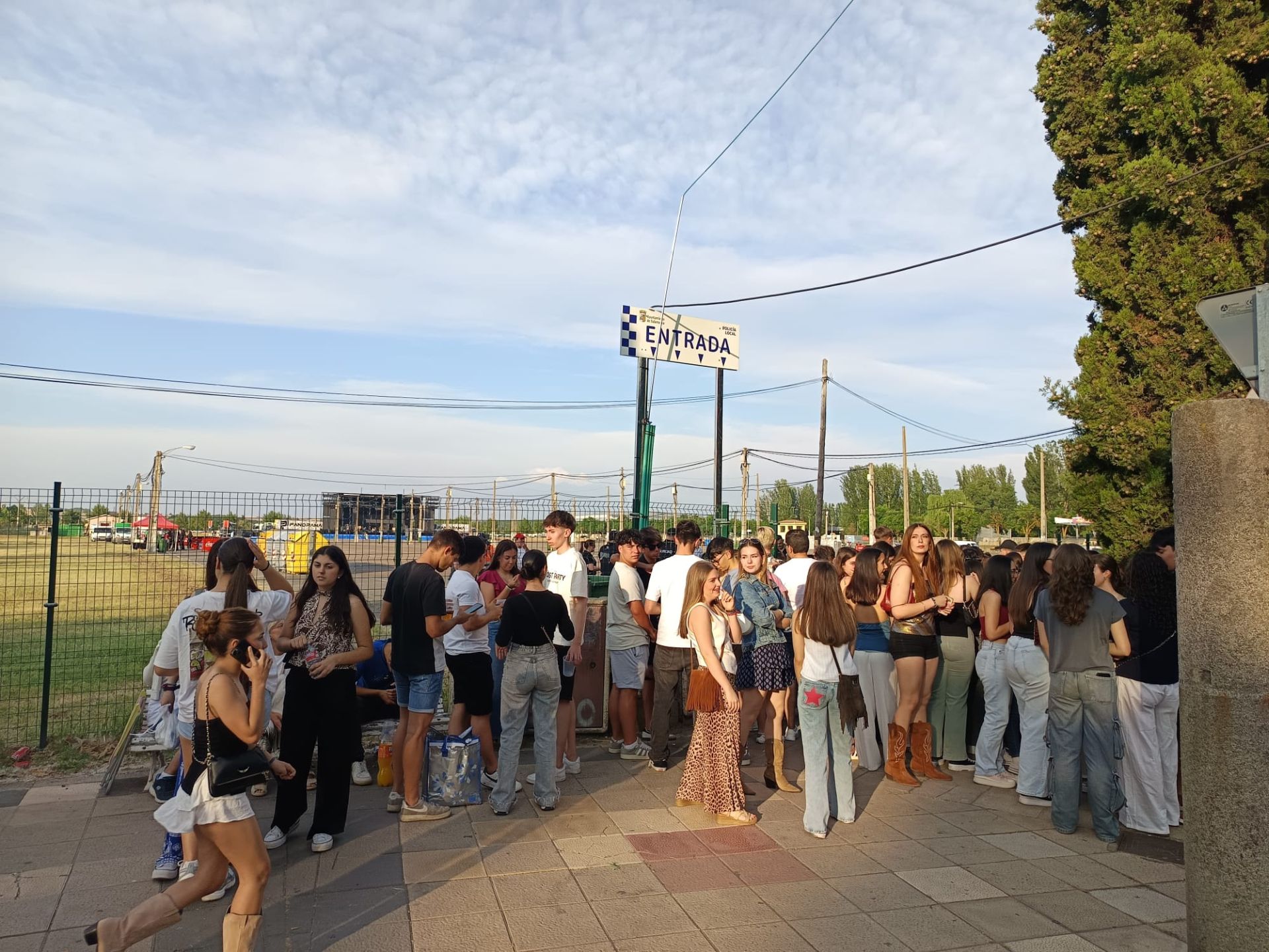 El ambiente de Panorama en Salamanca: colas, chiringuitos a tope y ganas de fiesta