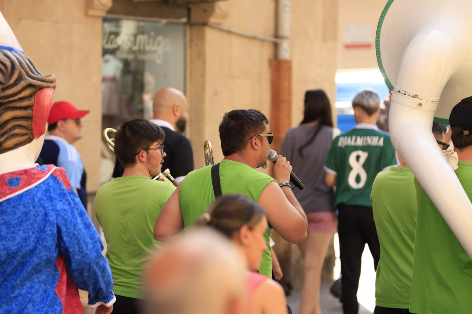 Gigantes y Cabezudos toman las calles del centro de Salamanca