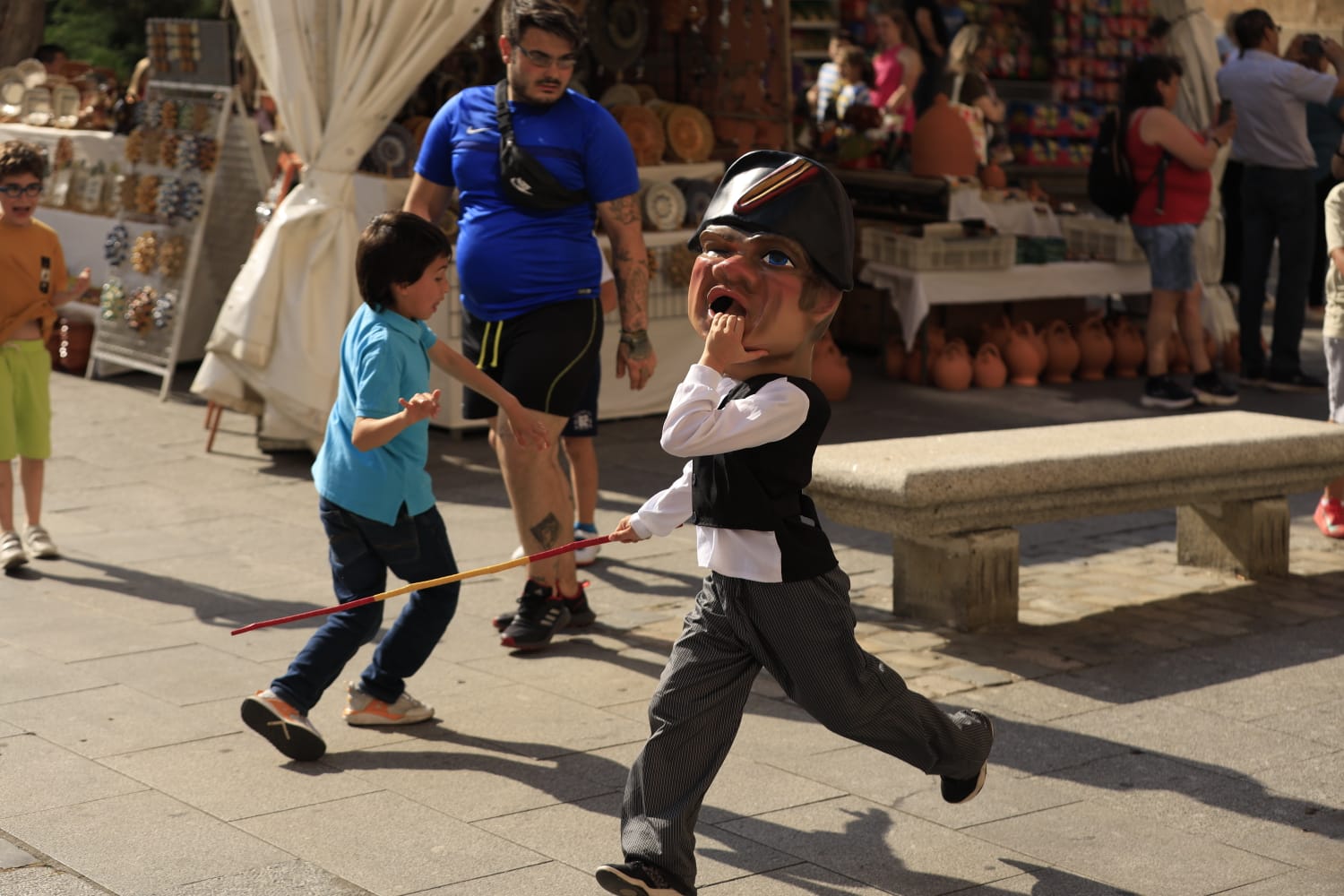 Gigantes y Cabezudos toman las calles del centro de Salamanca