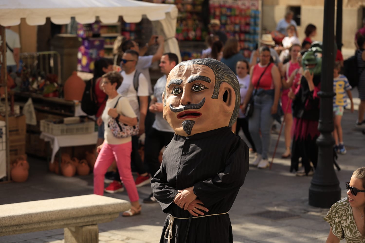 Gigantes y Cabezudos toman las calles del centro de Salamanca