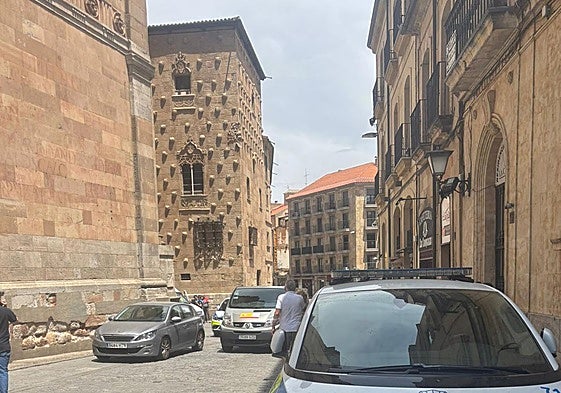Muere un varón tras precipitarse desde la torre de la Clerecía en Salamanca