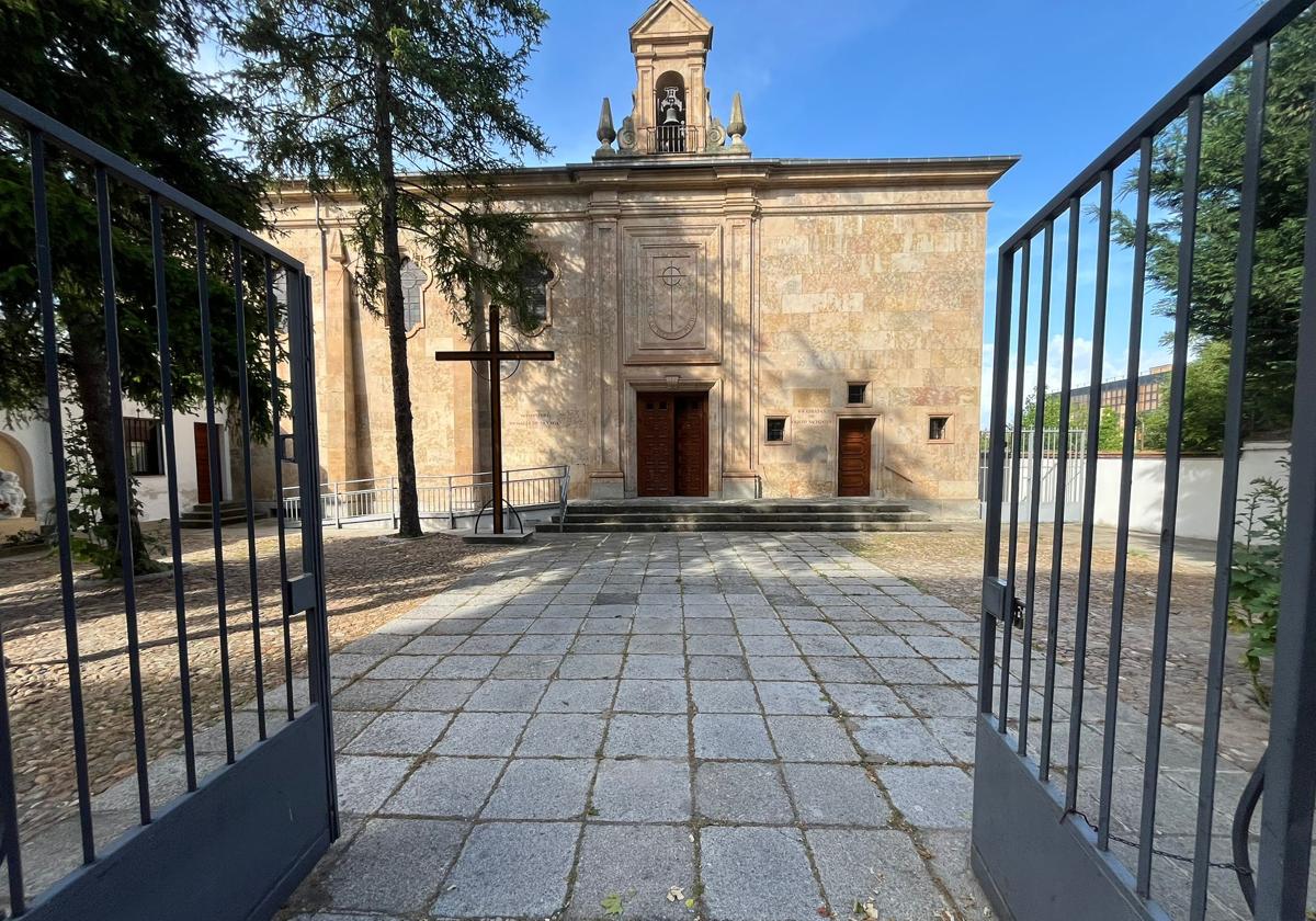 Monasterio de Santa María de la Vega, en la avenida de los Maristas, donde han residido hasta ahora las Oblatas.