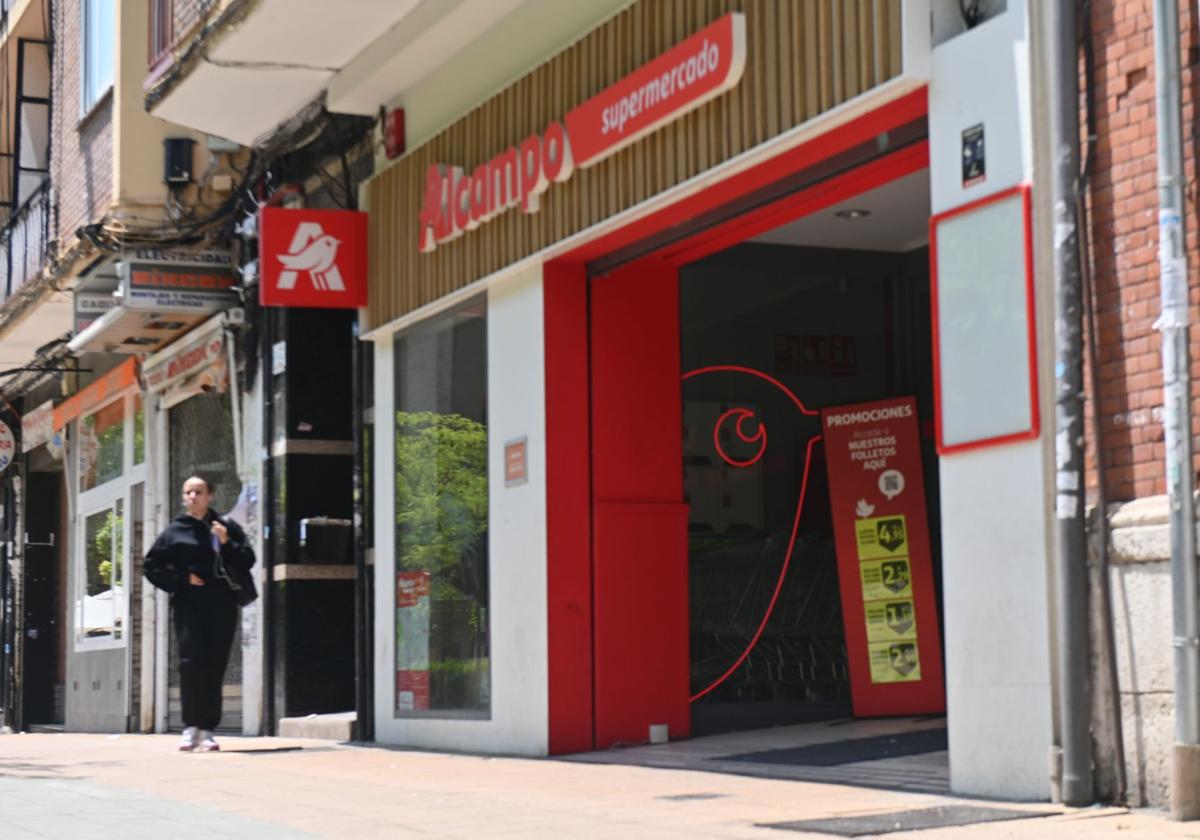 Supermercado de la cadena Alcampo.