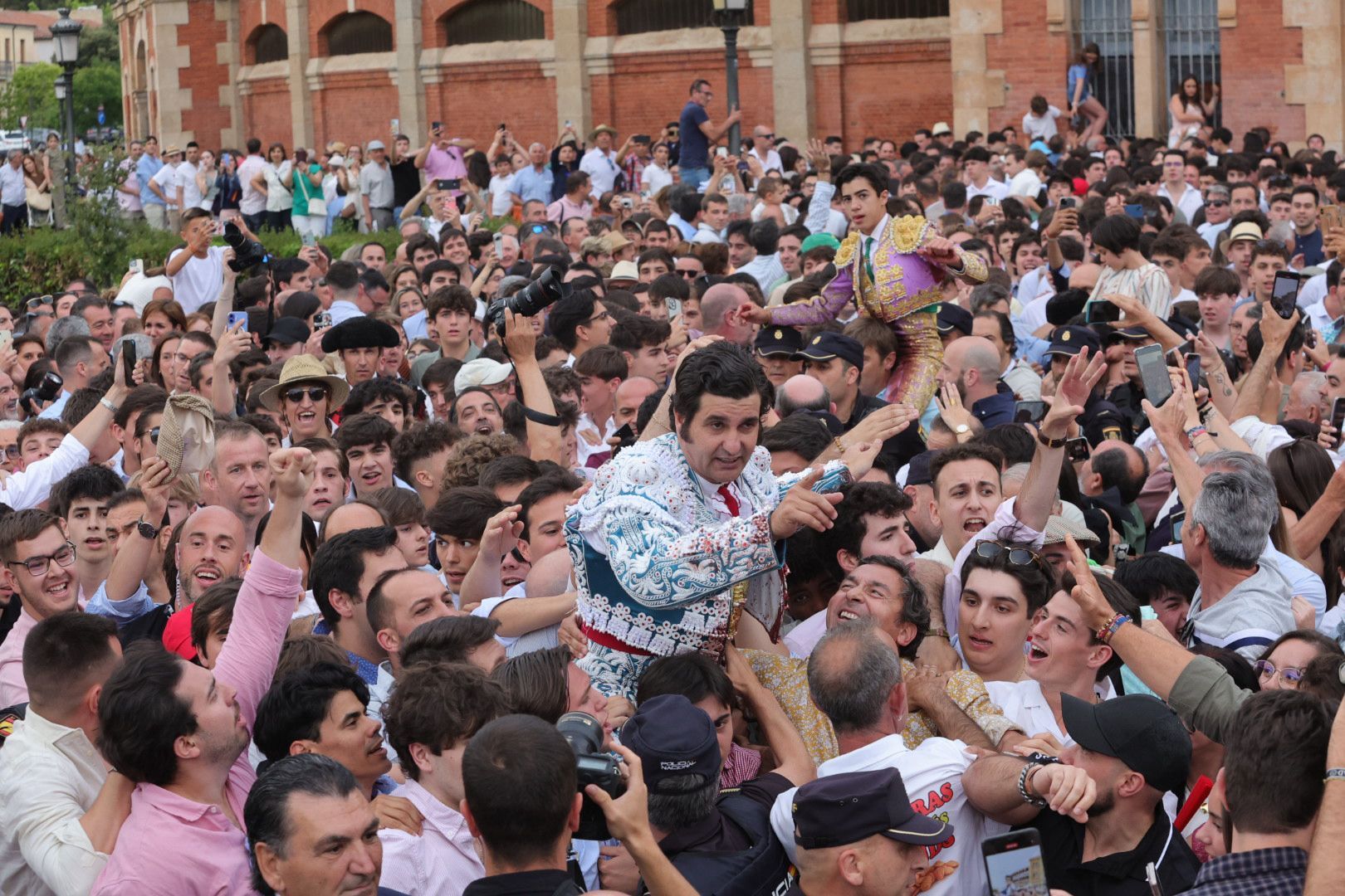 La histórica puerta grande de Morante en La Glorieta, en imágenes