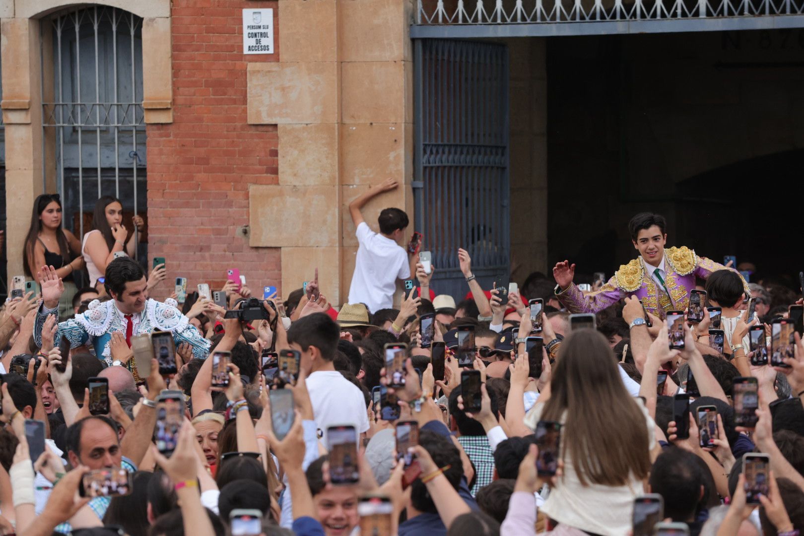 La histórica puerta grande de Morante en La Glorieta, en imágenes