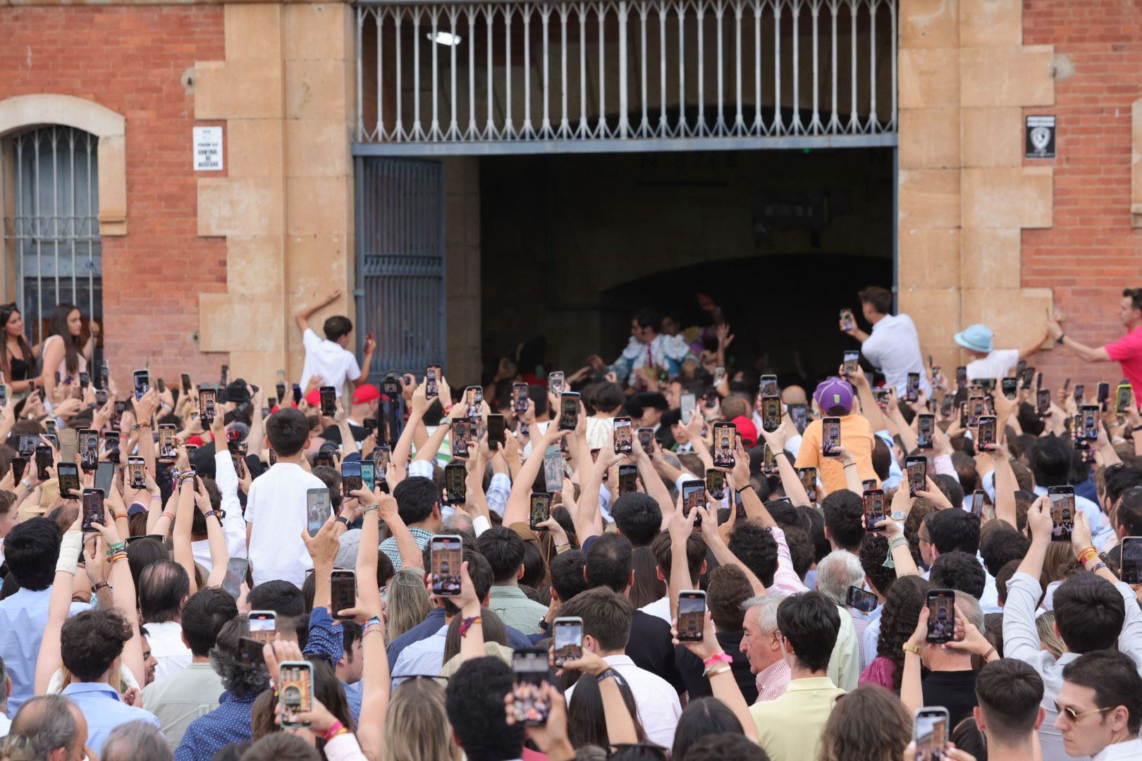 La histórica puerta grande de Morante en La Glorieta, en imágenes
