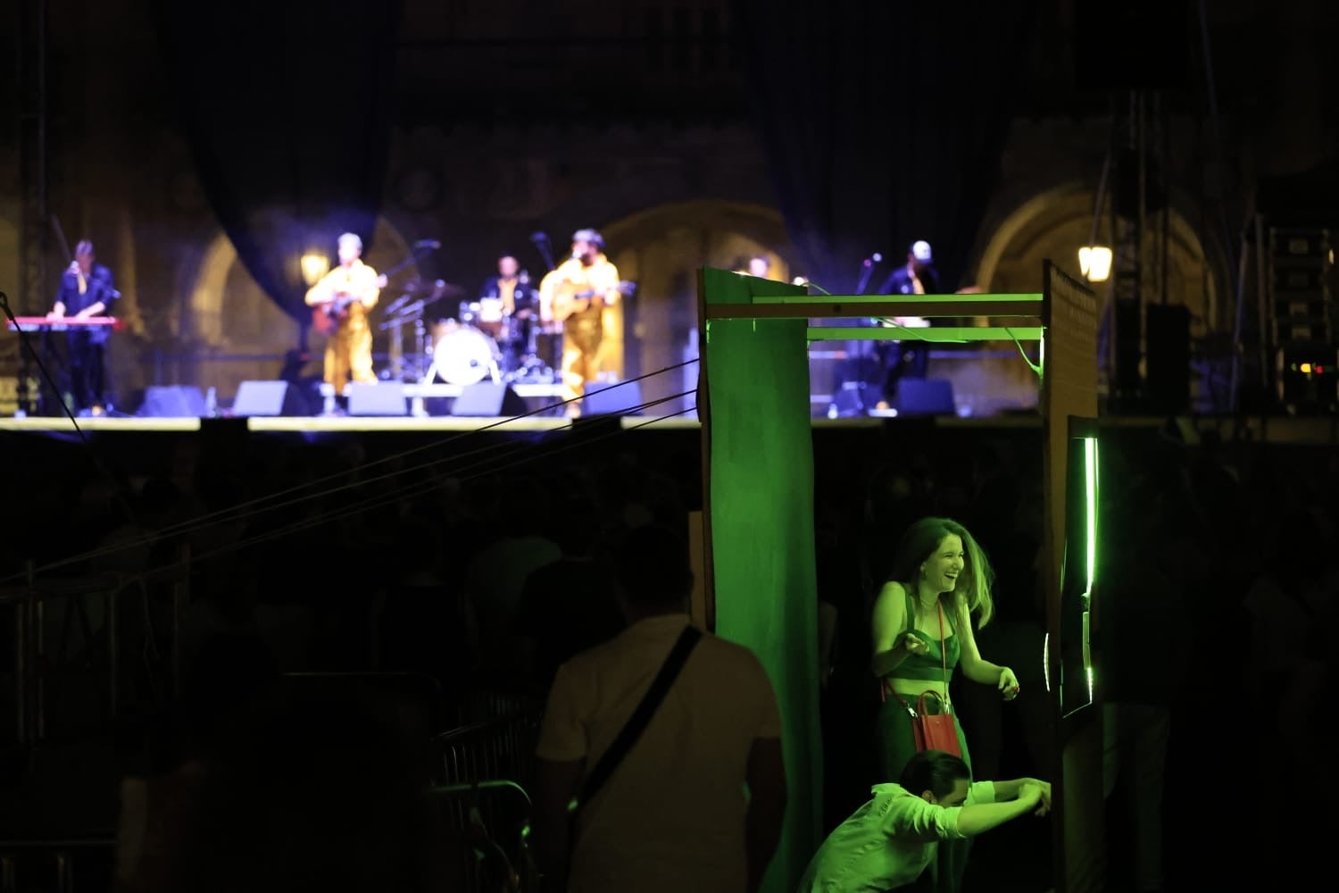 Los barcos de fuego iluminan la segunda jornada del Fácyl en Salamanca