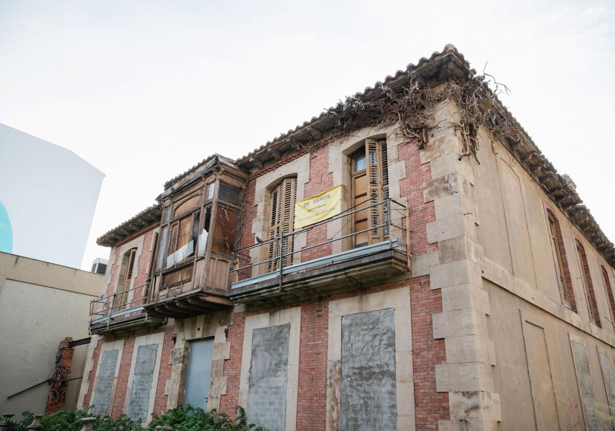 Palacete del Paseo de la Estación.