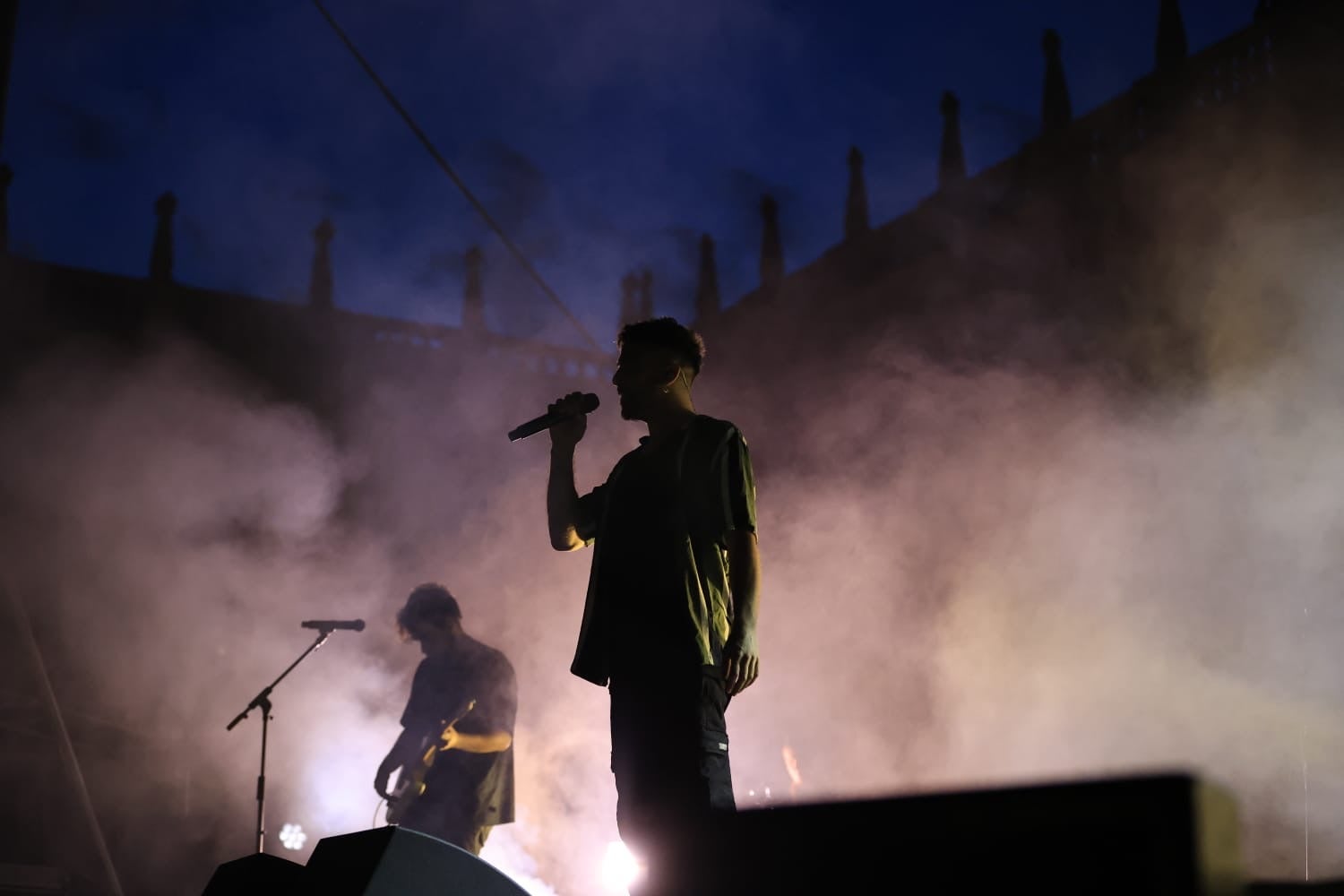 Ítaca revoluciona la Plaza Mayor en una nueva jornada del XX Fácyl en Salamanca con música, teatro, humor y espectáculos
