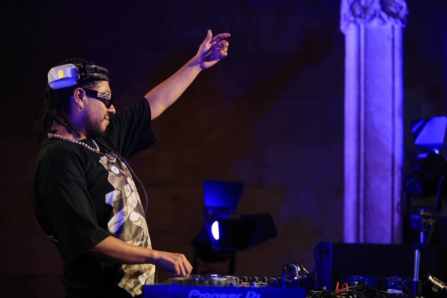 Ítaca revoluciona la Plaza Mayor en una nueva jornada del XX Fácyl en Salamanca con música, teatro, humor y espectáculos