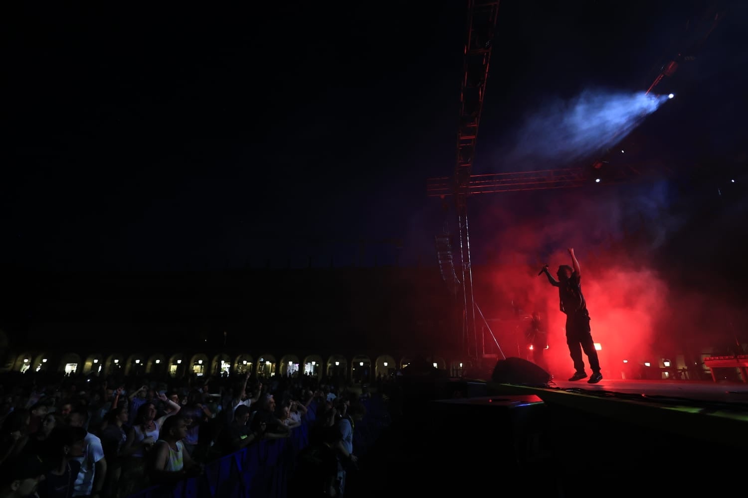 Ítaca revoluciona la Plaza Mayor en una nueva jornada del XX Fácyl en Salamanca con música, teatro, humor y espectáculos