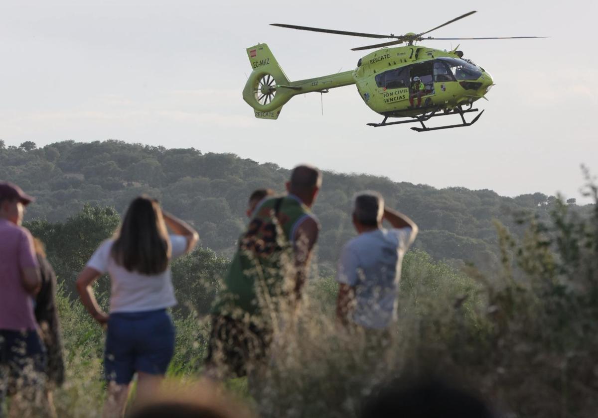 Helicóptero y buzos buscan al joven al que se ha &#039;tragado&#039; el río Tormes