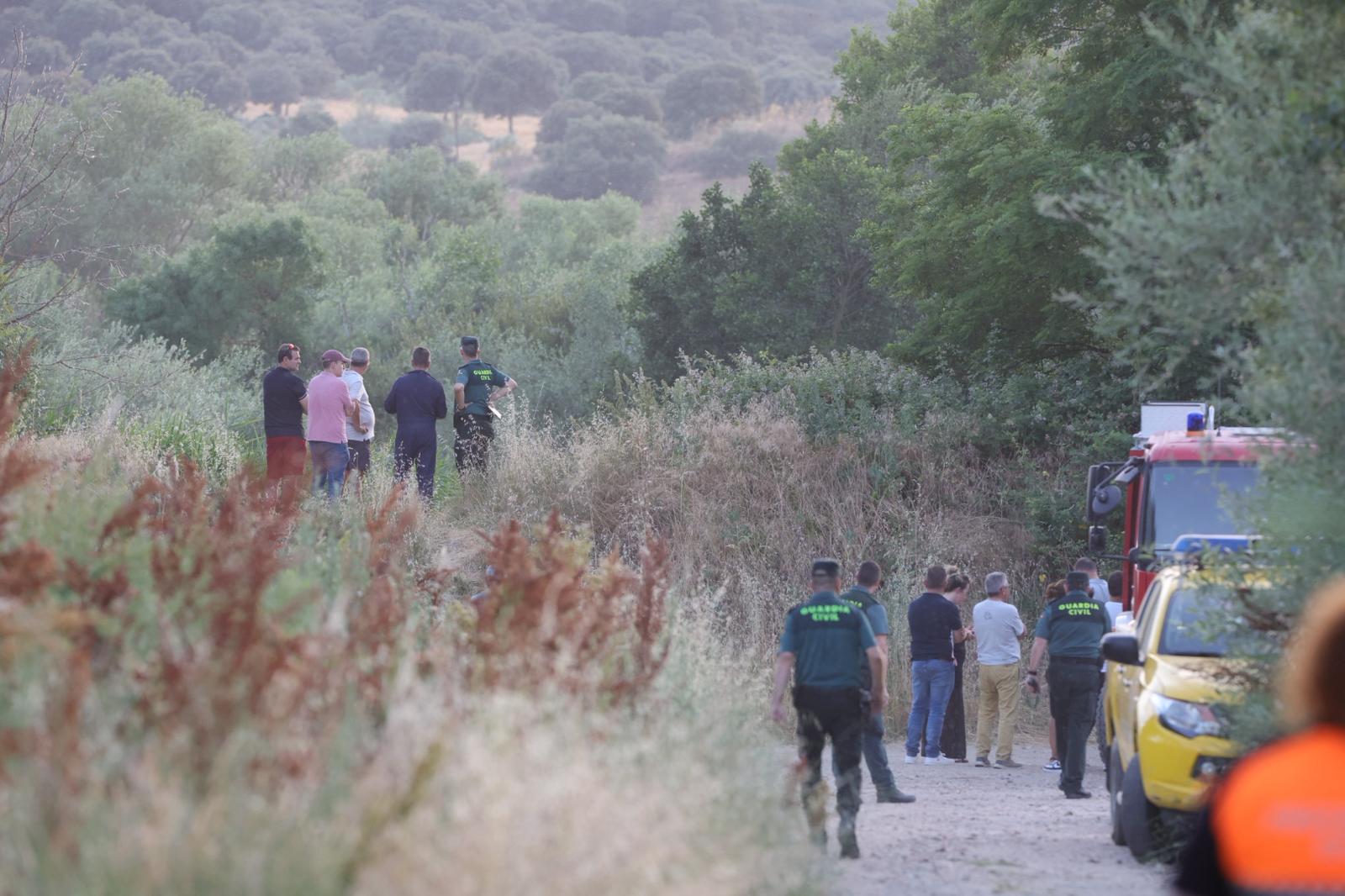 Helicóptero y buzos buscan al joven al que se ha 'tragado' el río Tormes