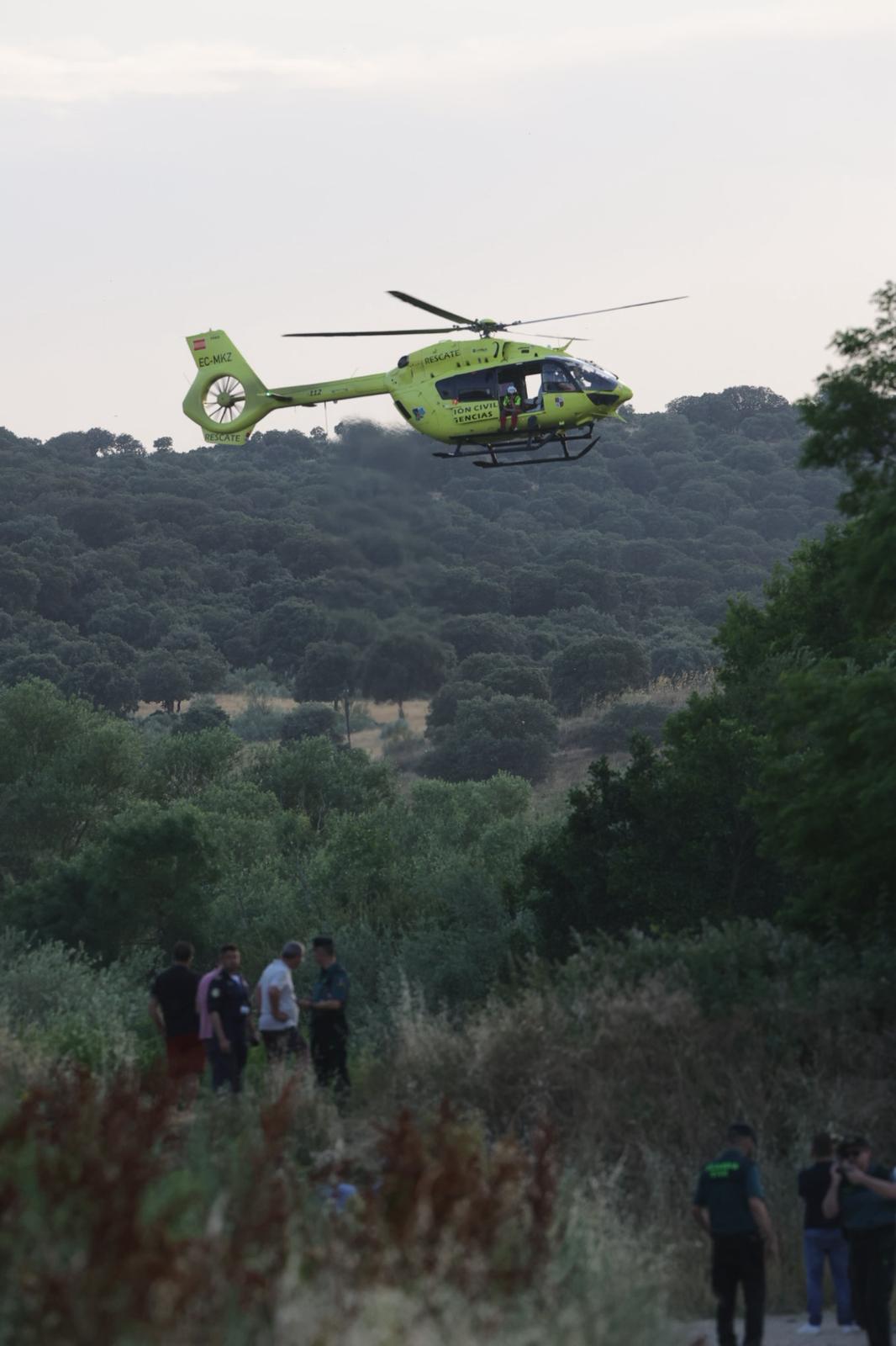 Helicóptero y buzos buscan al joven al que se ha 'tragado' el río Tormes