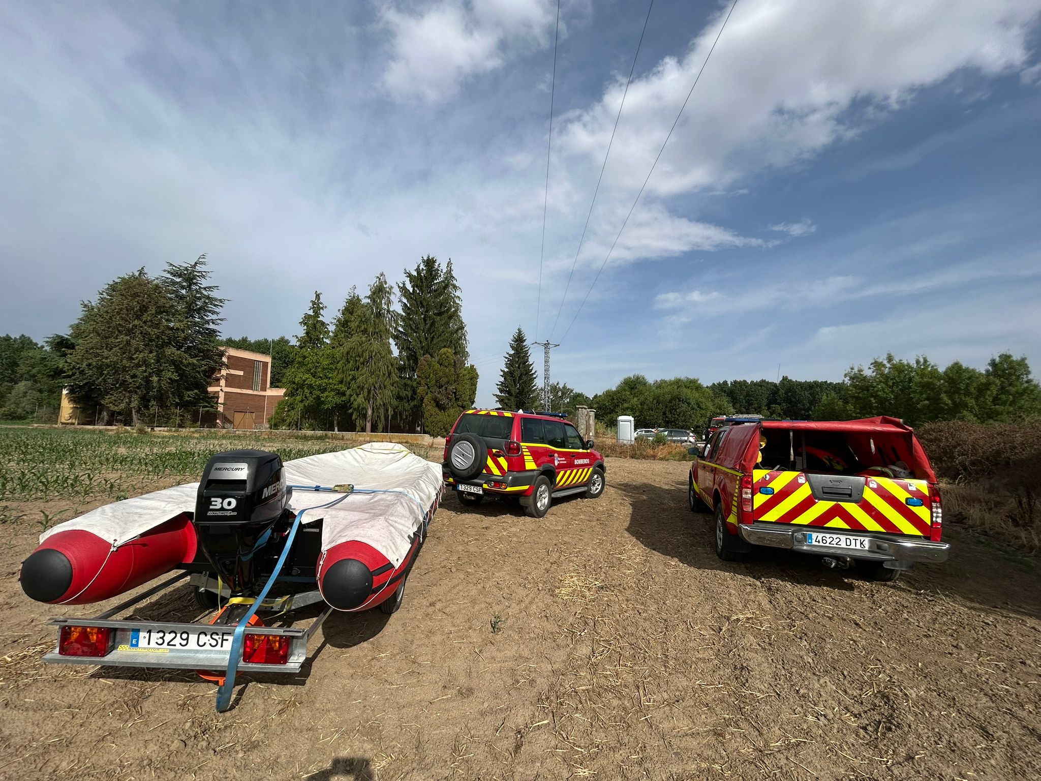 El equipo de buceadores de élite busca ya al joven desaparecido en el Tormes
