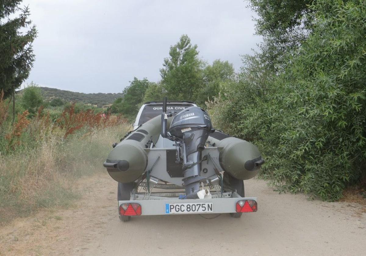 El equipo de buceadores de élite busca ya al joven desaparecido en el Tormes