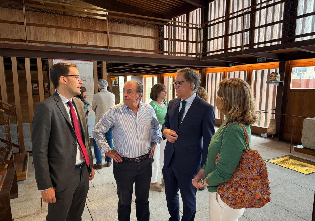 Carlos García Carbayo y Ángel Fernández Silva presentaron 'Salamanca, culta y oculta'.