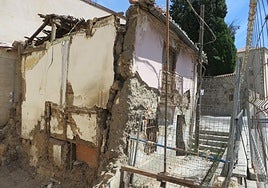 Edificio en ruinas en Arroyo de Santo Domingo.