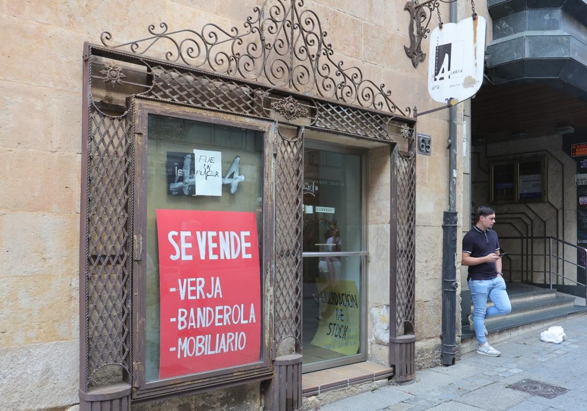 La tienda de Adolfo Sánchez Bogajo cierra la persiana definitivamente.