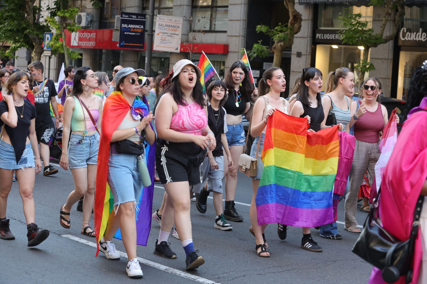 Salamanca marcha por los derechos LGTB+ en una manifestación cargada de reivindicación