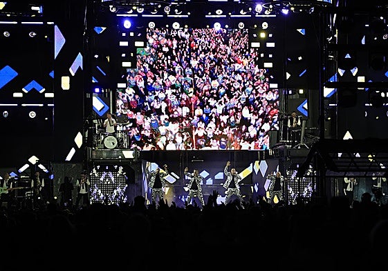 Castellanos de Villiquera. Actuación de la orquesta Panorama