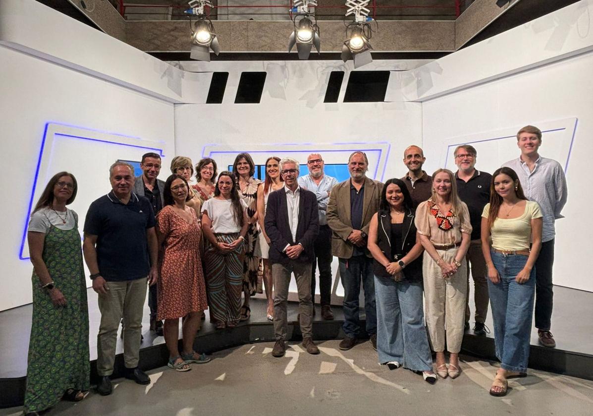Participantes en el acto de apertura del Curso de Comunicación Social.