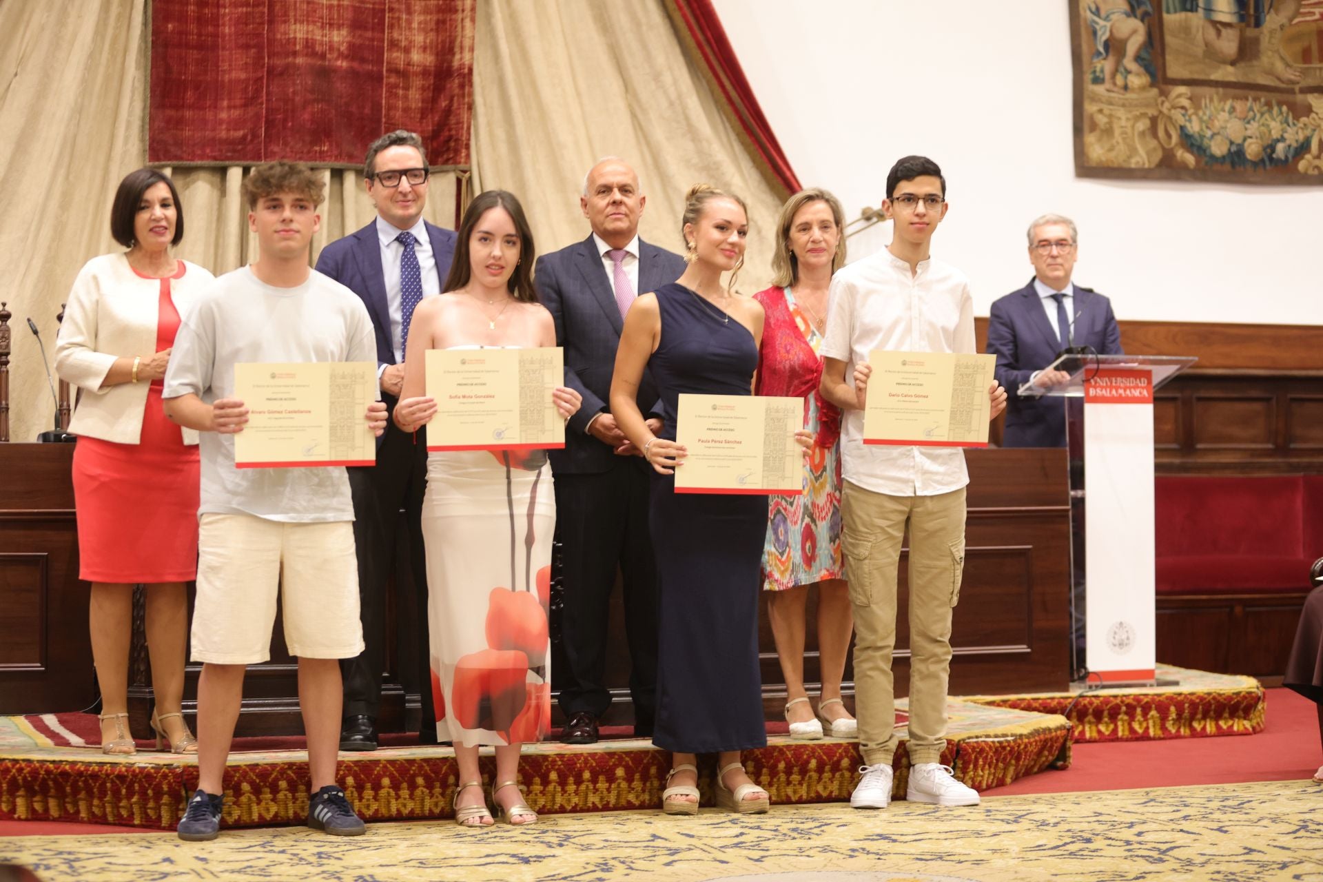 En imagenes la ceremonia de reconocimiento de los mejores resultados de la PAU en Salamanca