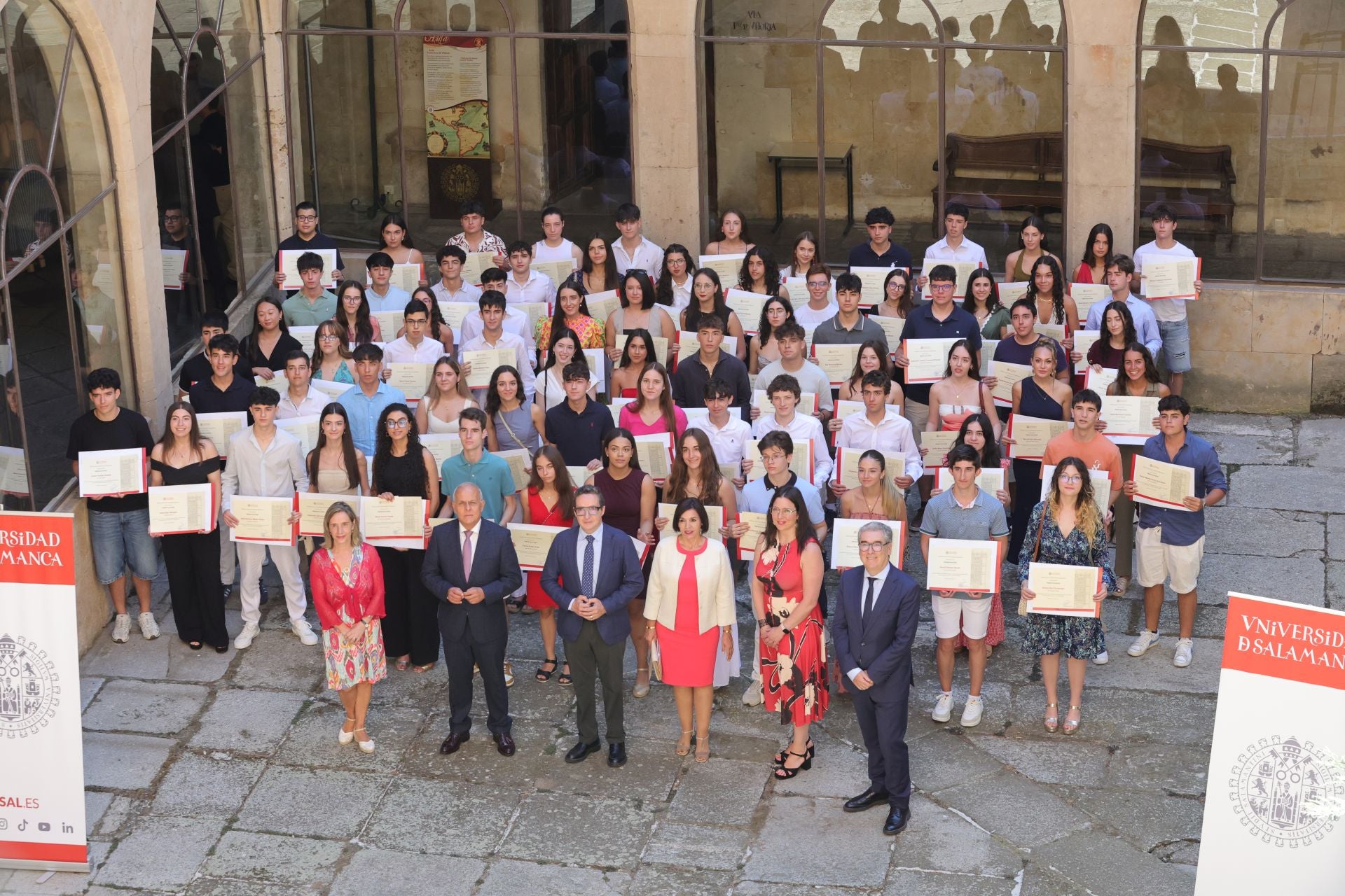 En imagenes la ceremonia de reconocimiento de los mejores resultados de la PAU en Salamanca