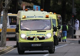 Varias ambulancias en Salamanca en una imagen de archivo.
