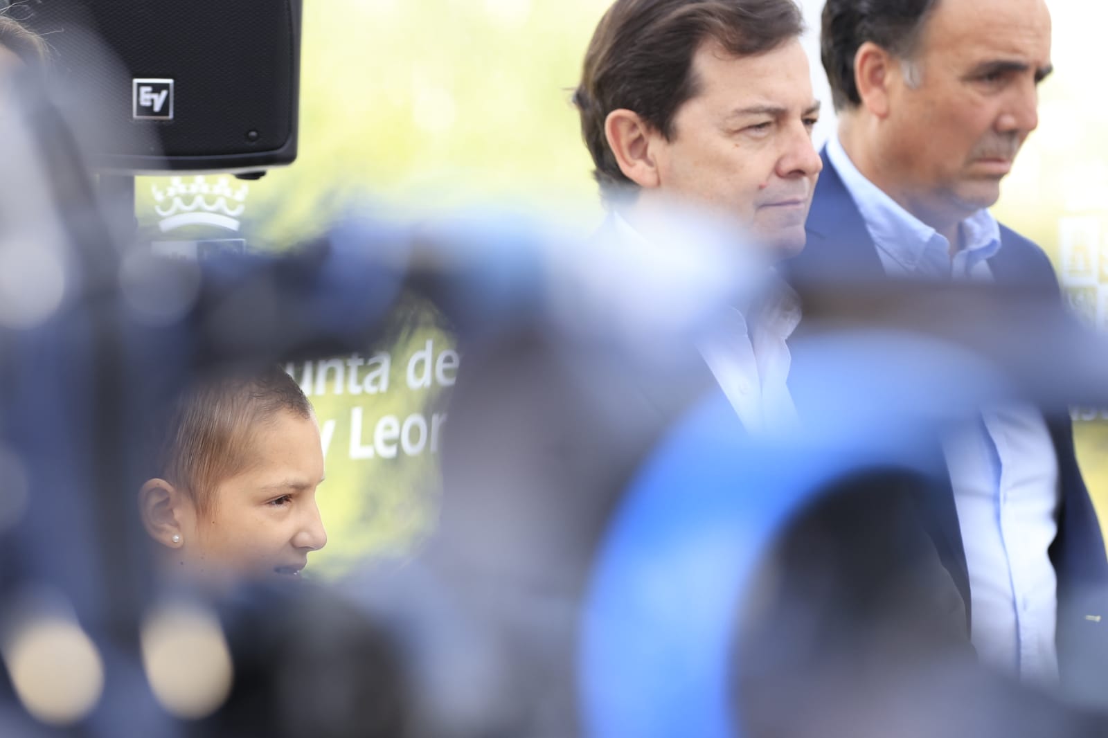 La azotea del hospital de Salamanca se convierte en un parque para niños con cáncer