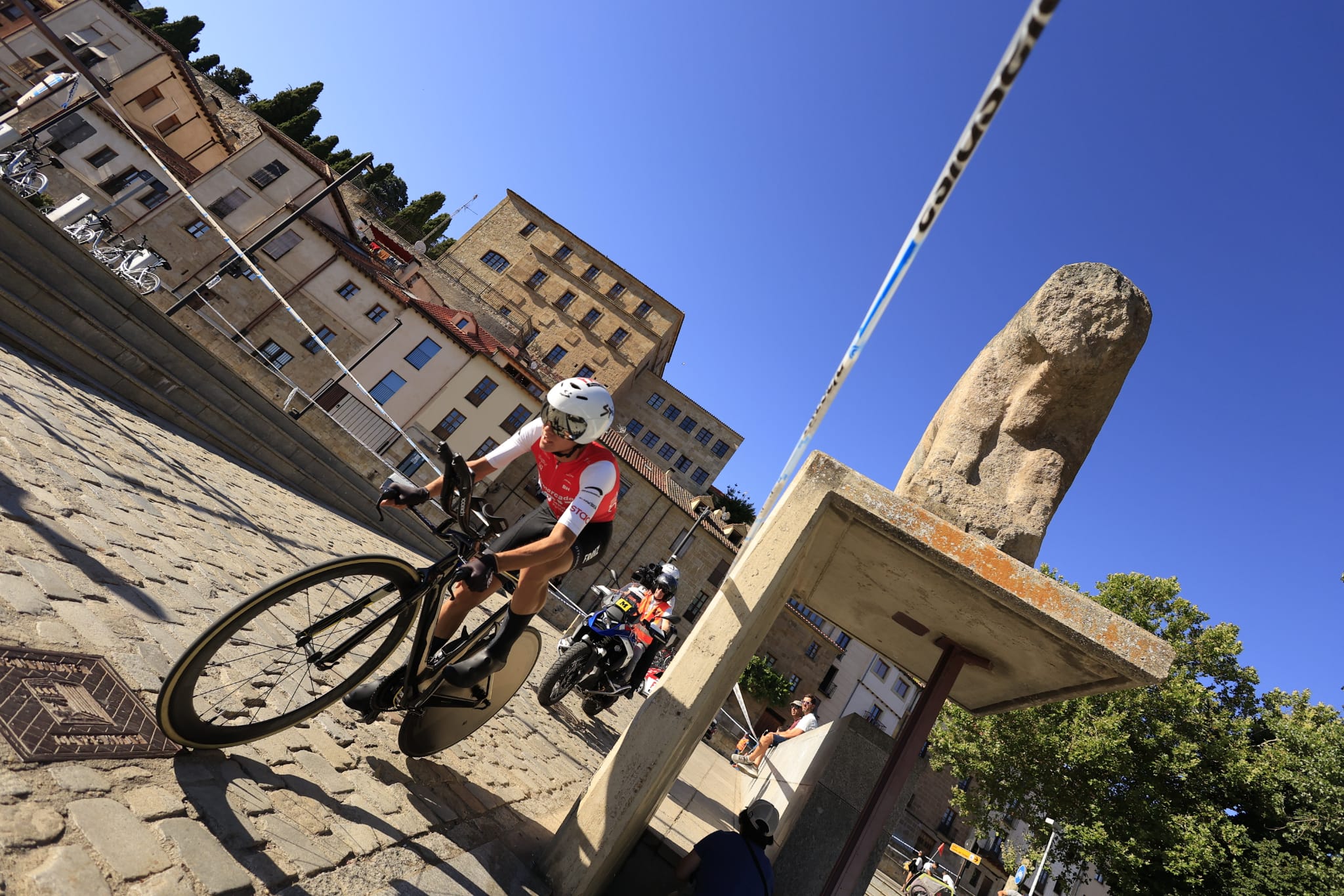 Salamanca inaugura la Vuelta Ciclista a Castilla y León Sub-23 y Élite