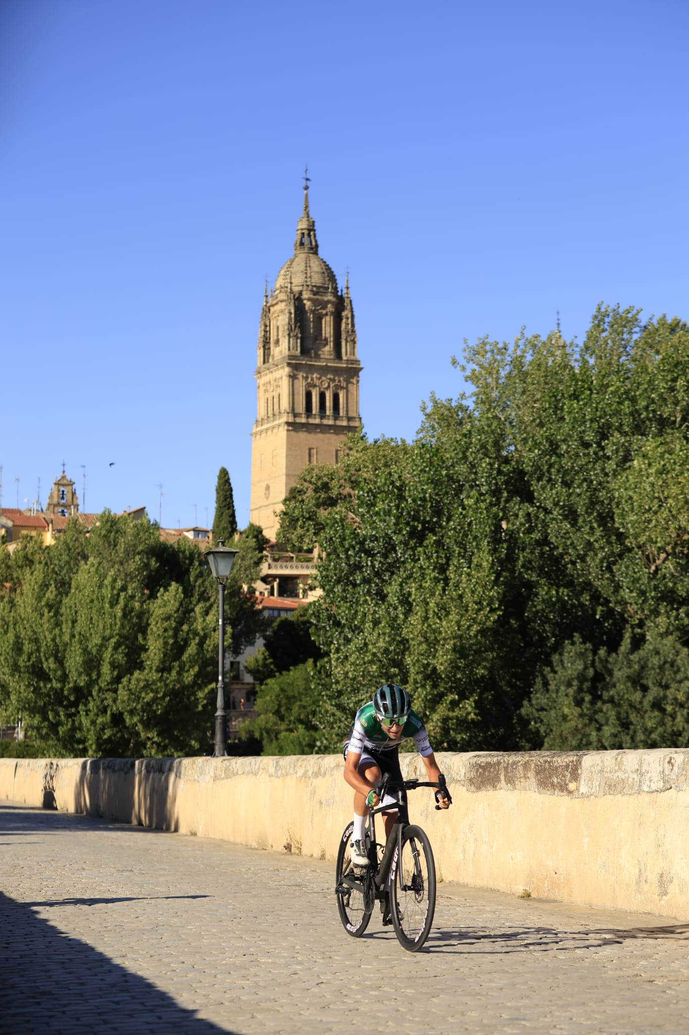 Salamanca inaugura la Vuelta Ciclista a Castilla y León Sub-23 y Élite