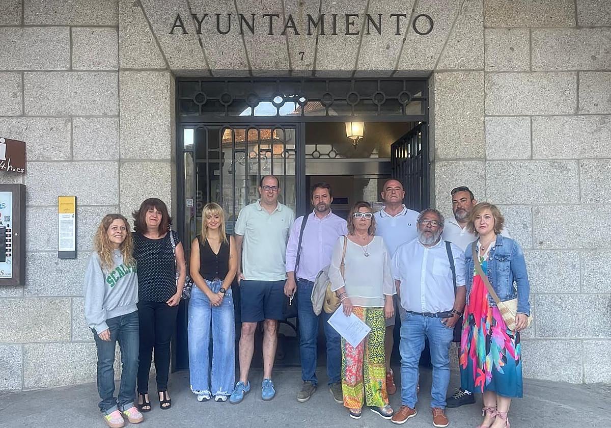 Los diez concejales que firman la moción de censura