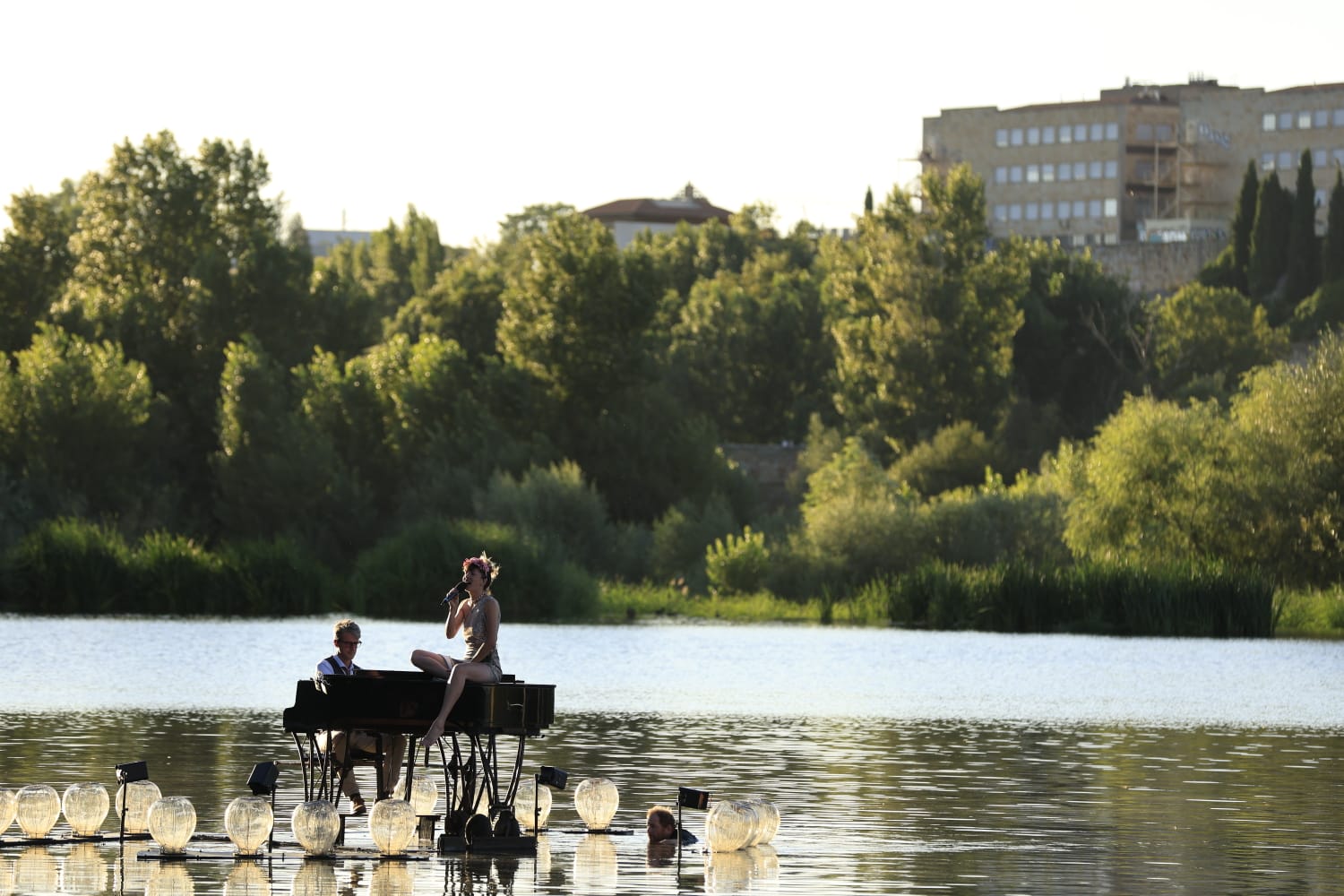 El río Tormes de Salamanca, convertido en un escenario único
